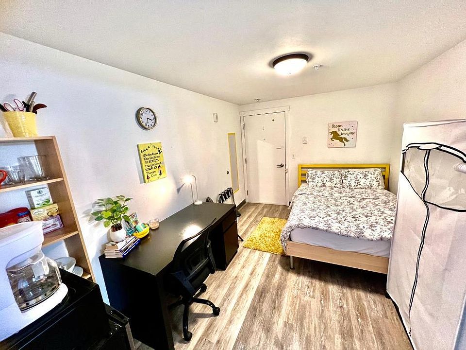 1st image of 4732 20th Ave NE APT 305