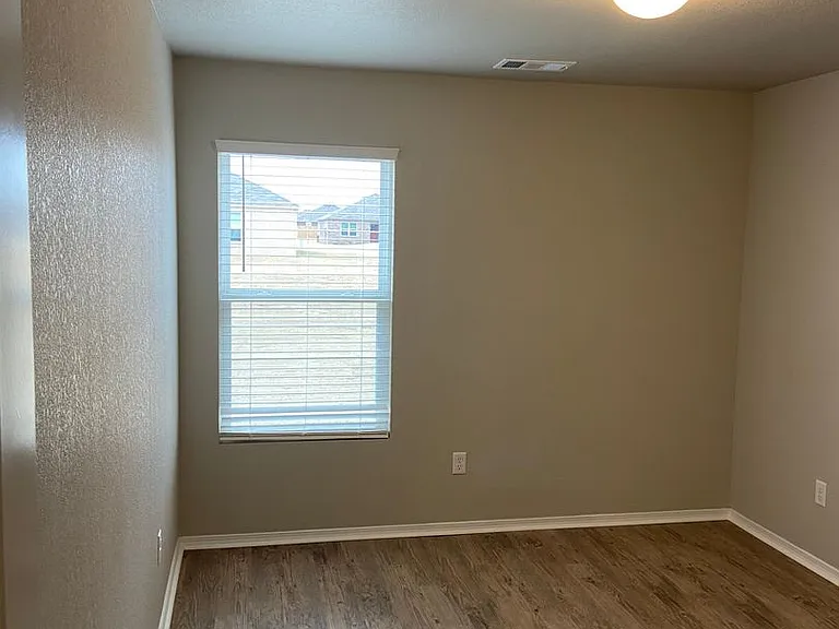 3809 Travers Ln — Photo 11