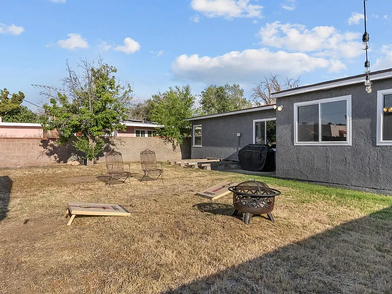 1327 W Ivesbrook St — Photo 21