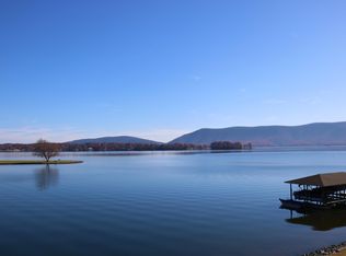 54 Peninsula Point Dr, Moneta, VA 24121