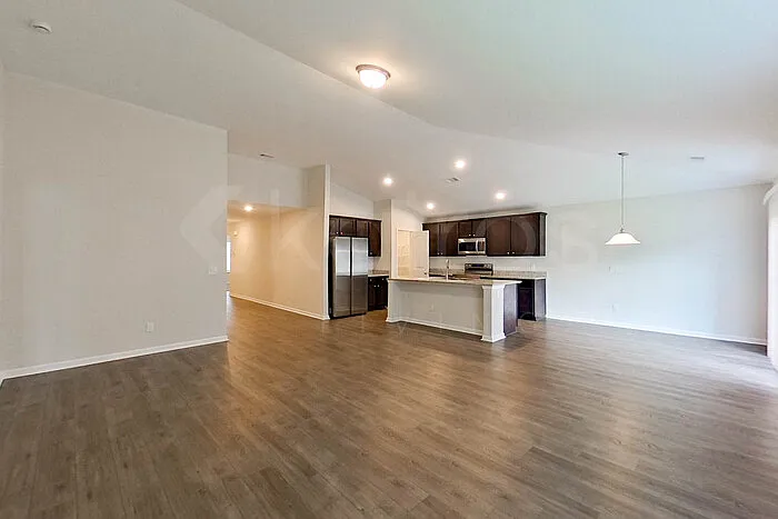 3 bed, 2.0 bath, 1733 sqft, $2,025 — Photo 2