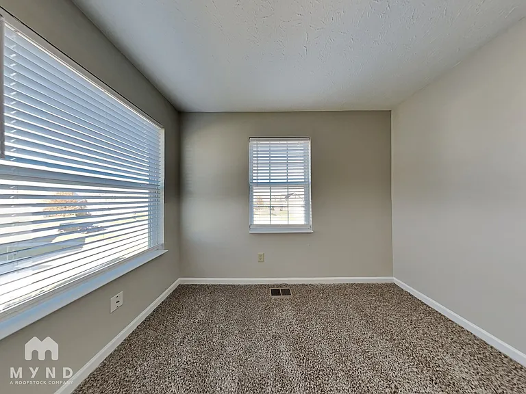 2352 Rosewood Dr — Photo 20