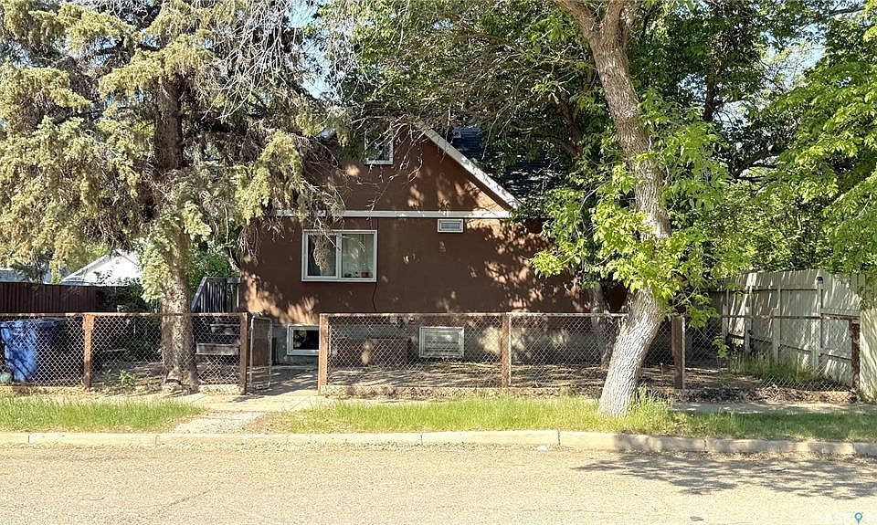 1st image of 1271 107th St