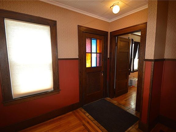 4th image of 600 Helen St