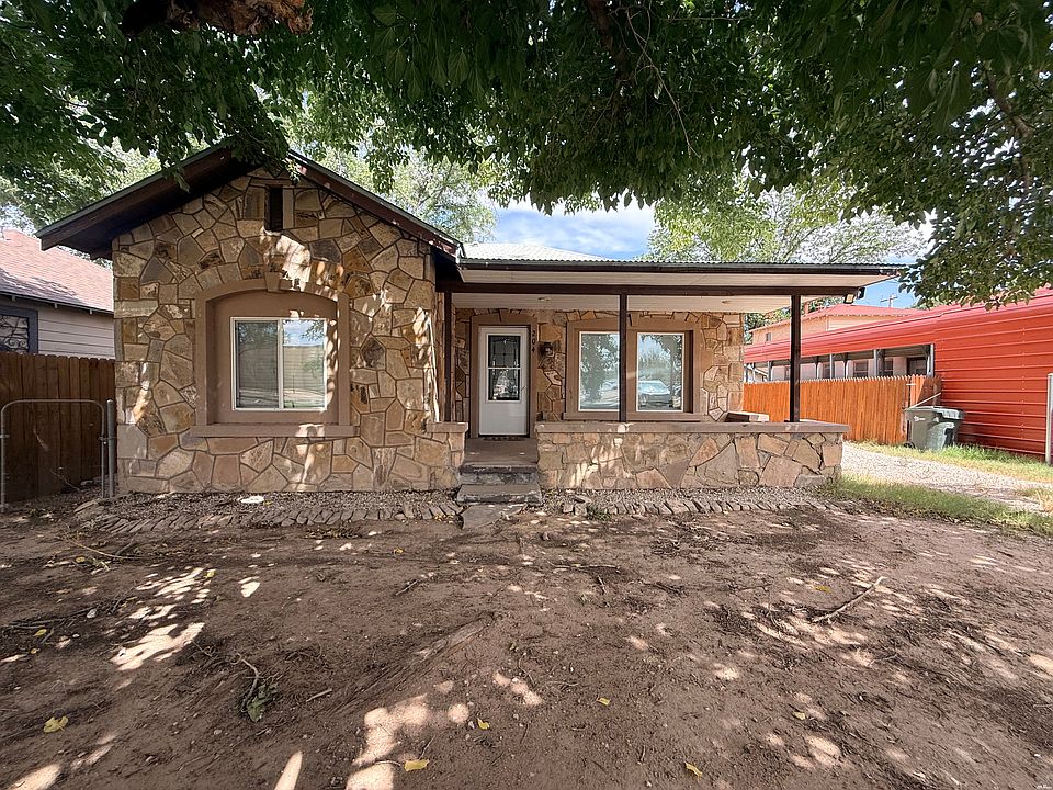 1st image of 204 N Lake St