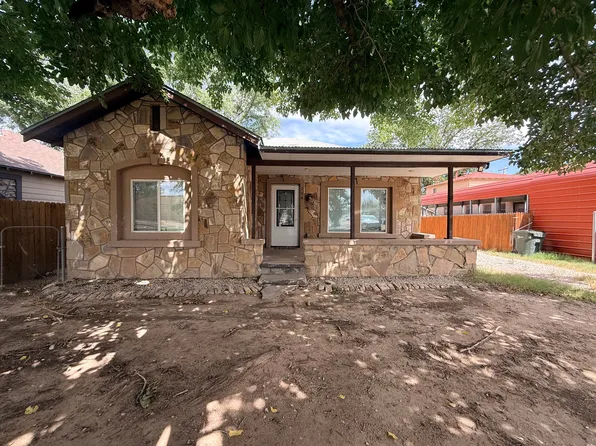 204 N Lake St, Carlsbad, NM 88220