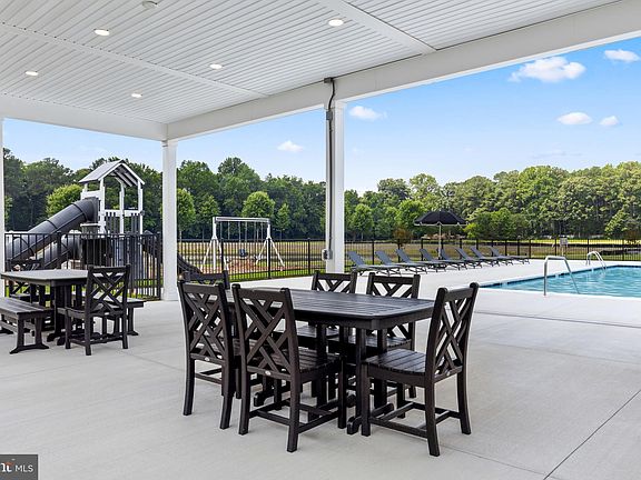 4th image of 31013 Clearwater Dr