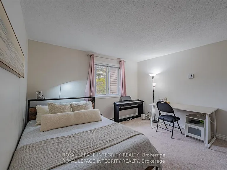400 Fenerty Ct #5 — Photo 26
