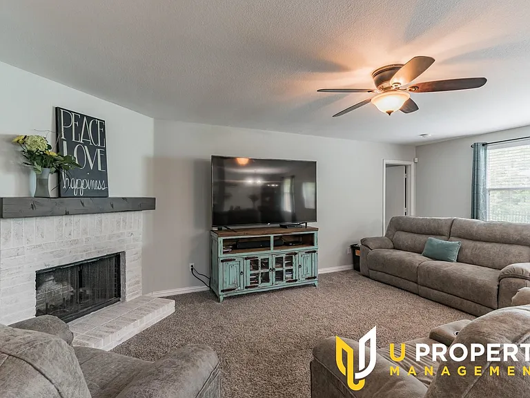 1515 Harvest Crossing Dr — Photo 8