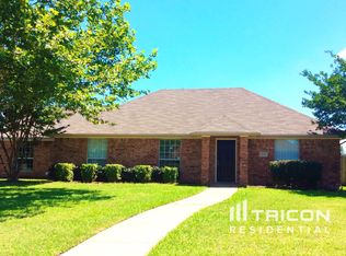 4712 Hunters Ridge Dr, Sachse, TX 75048