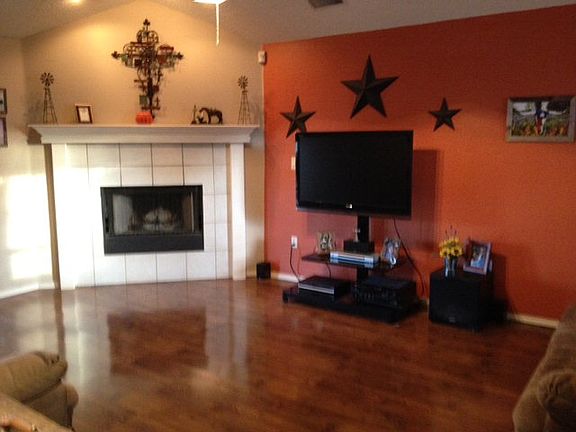 3rd image of 2712 N Van Buren St