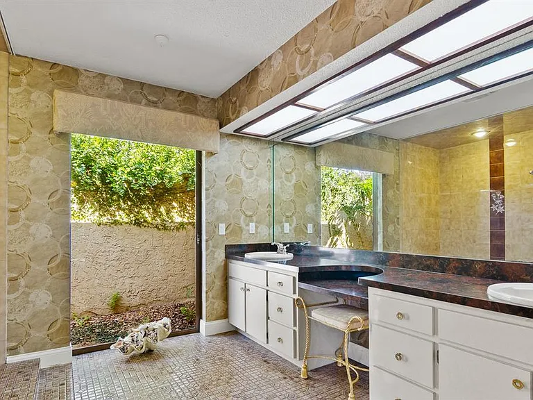 10206 Lakeview Dr — Photo 27