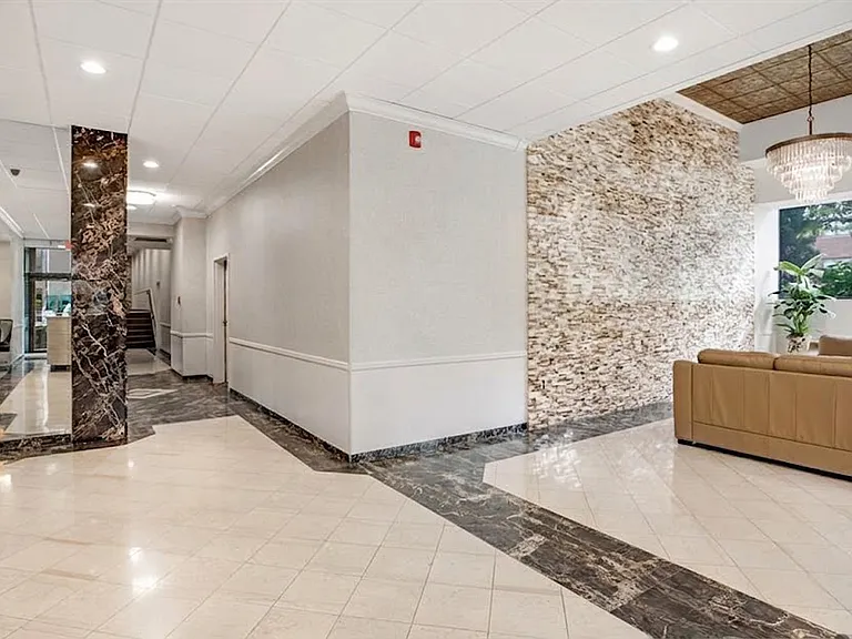 1600 Center Ave — Photo 21