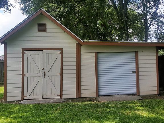 5th image of 301 Village Park Dr