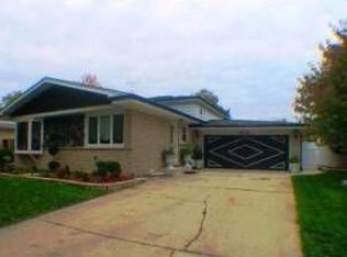 894 W Heritage Dr, Addison, IL 60101