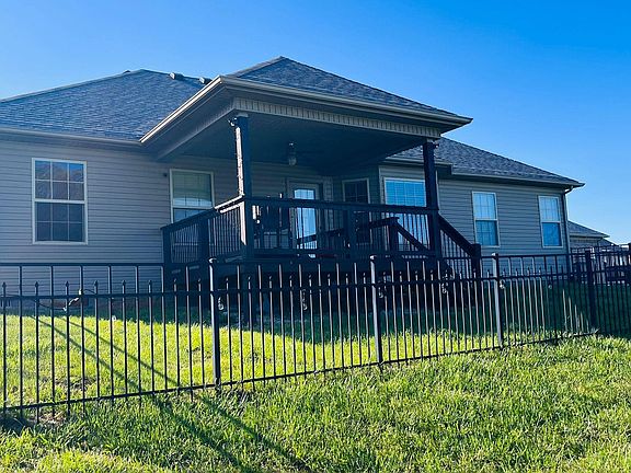 2nd image of 227 S Rushmore Dr