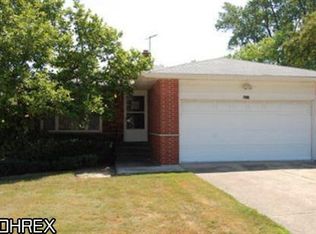 2637 S Green Rd, Beachwood, OH 44122