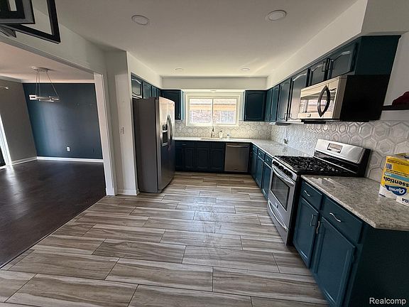 5th image of 35826 Foothill Dr