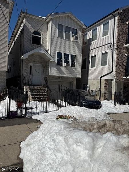 1st image of 629 S 18Th St
