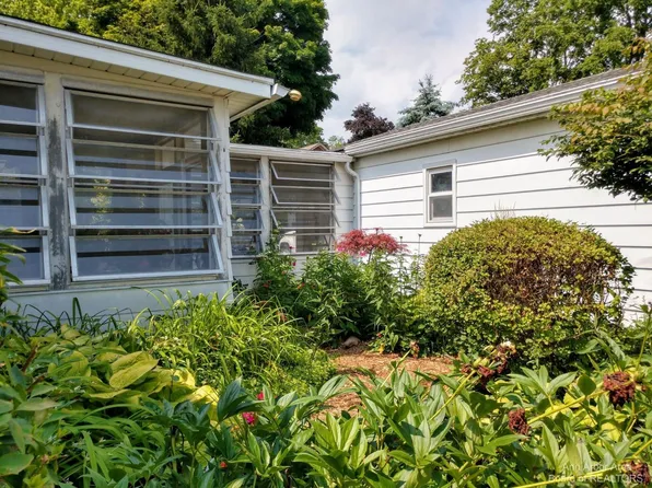 109 Beaufort St, Manchester, MI 48158