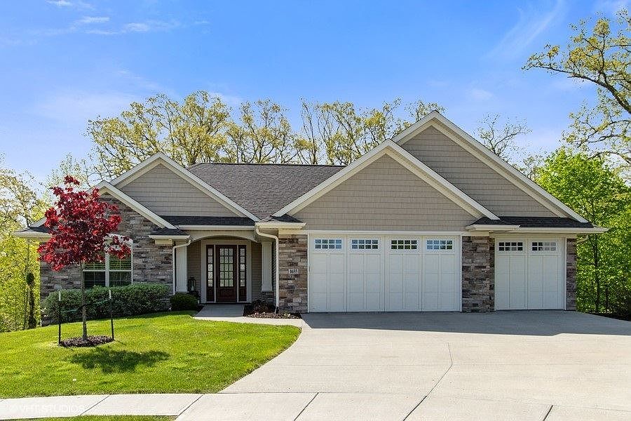 1st image of 1655 Linden Ln