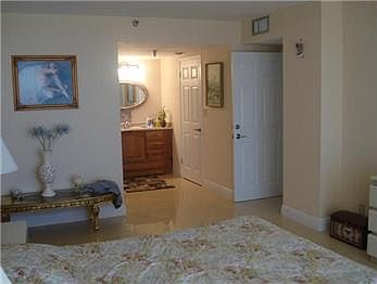 2nd image of 290 174th St APT 508