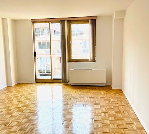 3rd image of 393 W 49th St APT 5PP