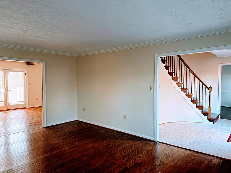 9414 Vernon Dr — Photo 7