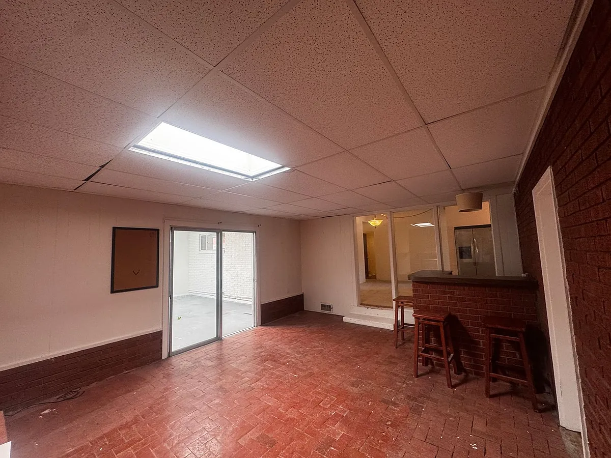 Building Photo - 1504 Mesilla St NE