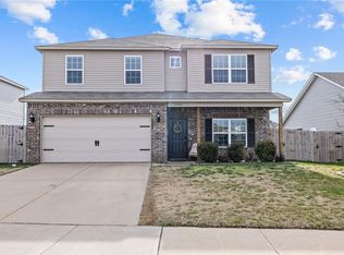 1541 Edinburgh Dr, Centerton, AR 72719