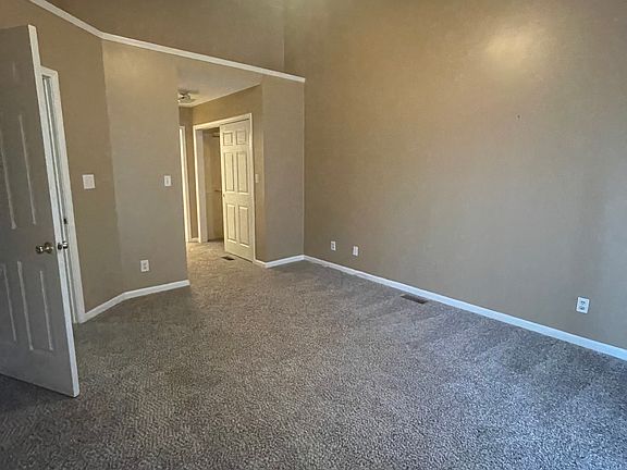 3rd image of 851 N Broadway St