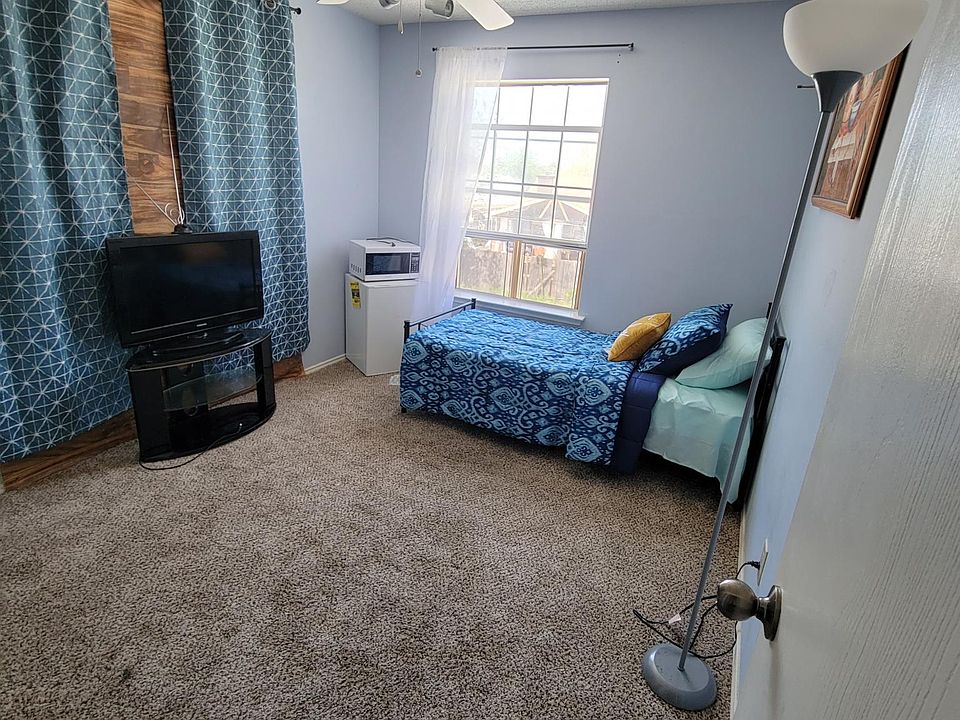 1st image of 219 Seegers Dr