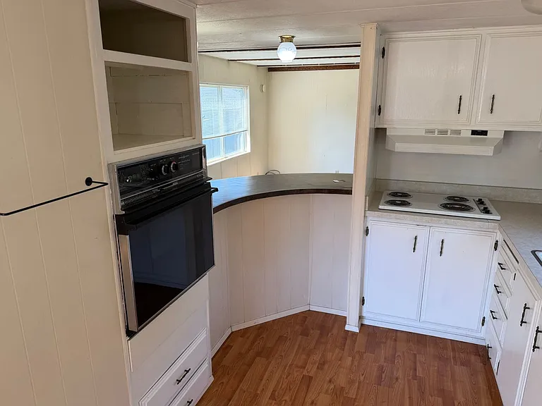 1566 Laura St — Photo 18