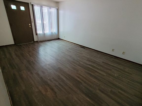 2nd image of 5532 S 38th St