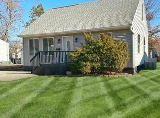 1635 9th St NW, Cedar Rapids, IA 52405