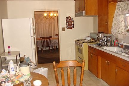 4th image of 8812 Tilmont Ave