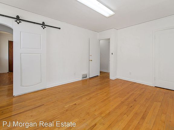3rd image of 4612 Bedford Ave #4610