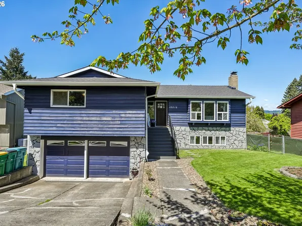 12215 SW Cresmoor Dr, Beaverton, OR 97008