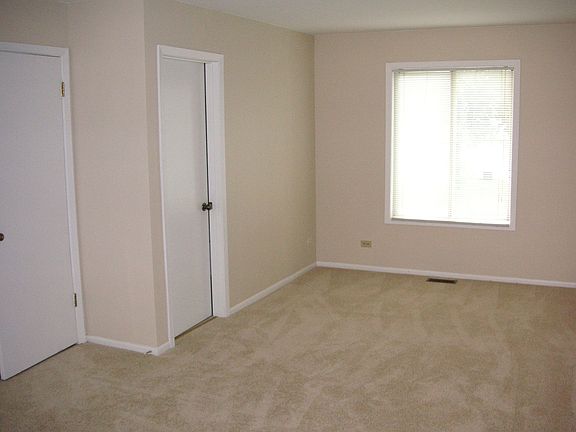 5th image of 200 Ashford Ln