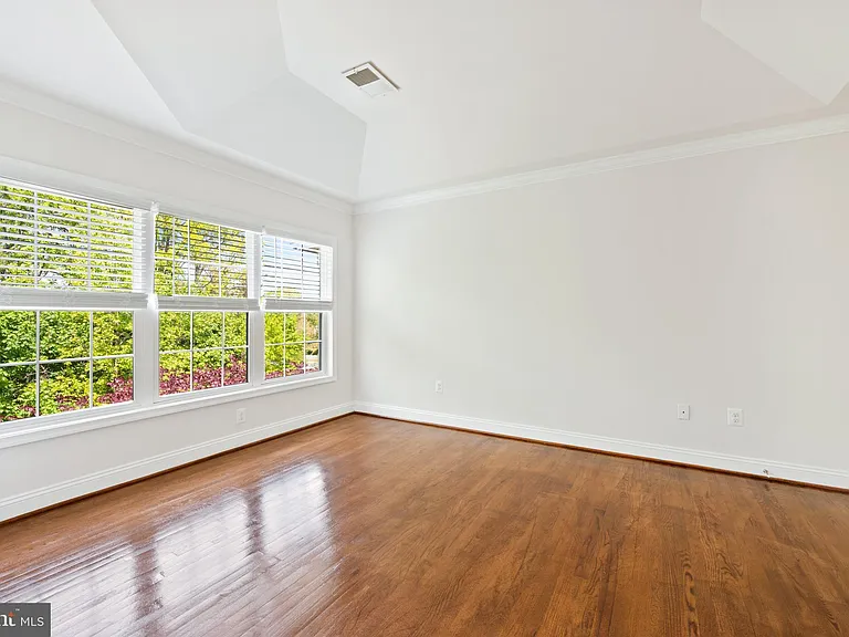 8342 Broderick Cir — Photo 28