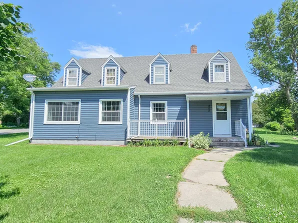 402 1st St, Belview, MN 56214