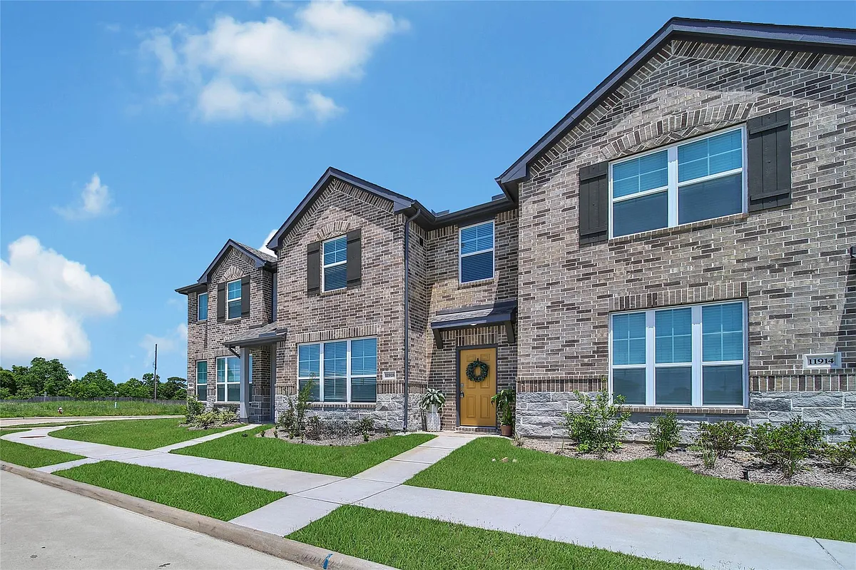 Building Photo - 11918 Outer Bark Dr #15