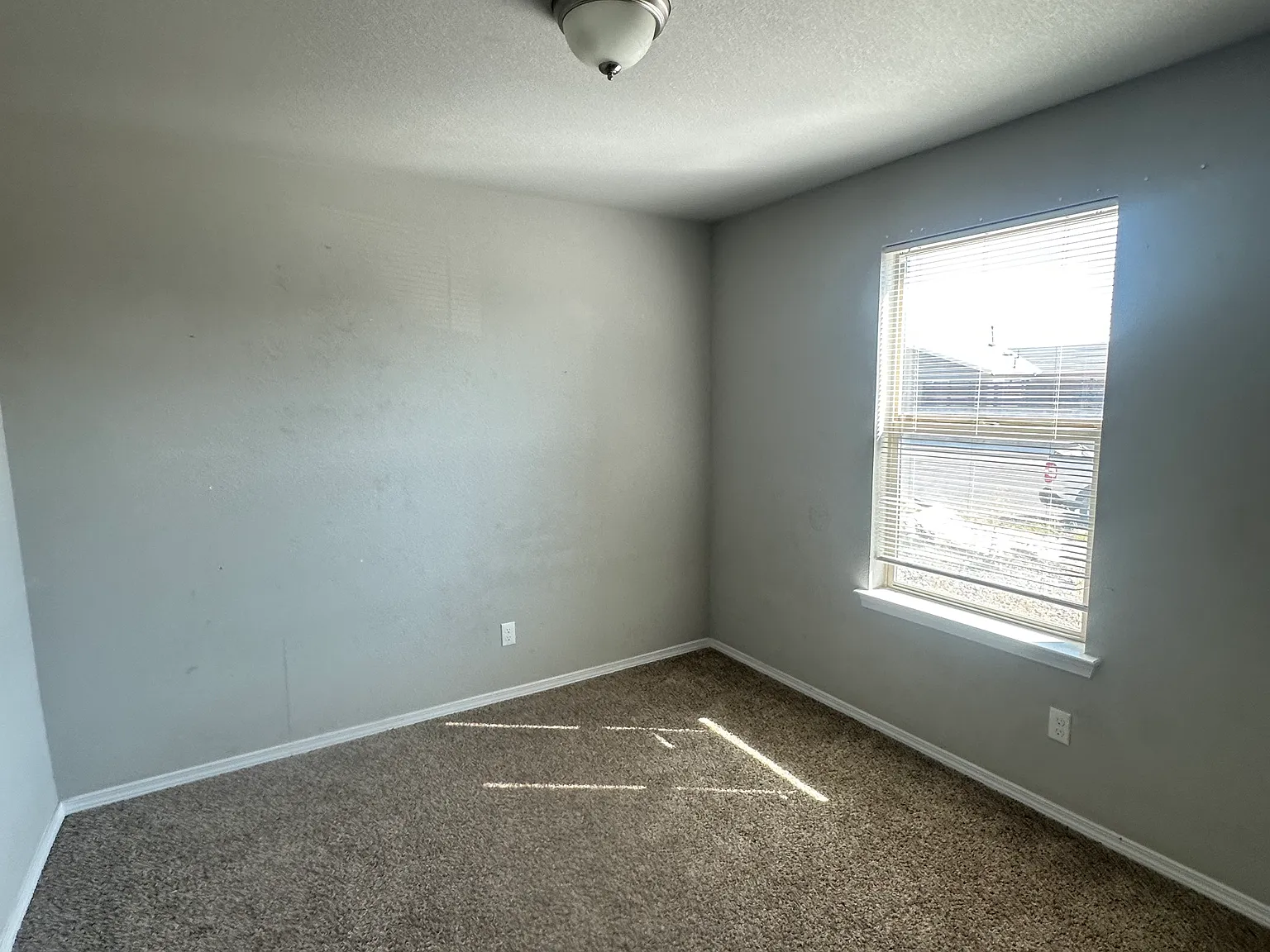 3 bed, 1750 sqft, $1,950 — Photo 3