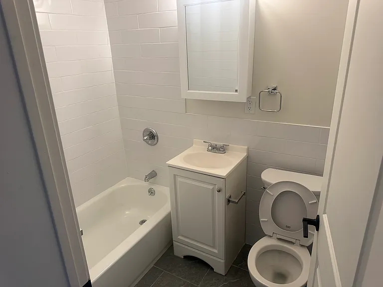 671 Bronx River Rd #3Y — Photo 1