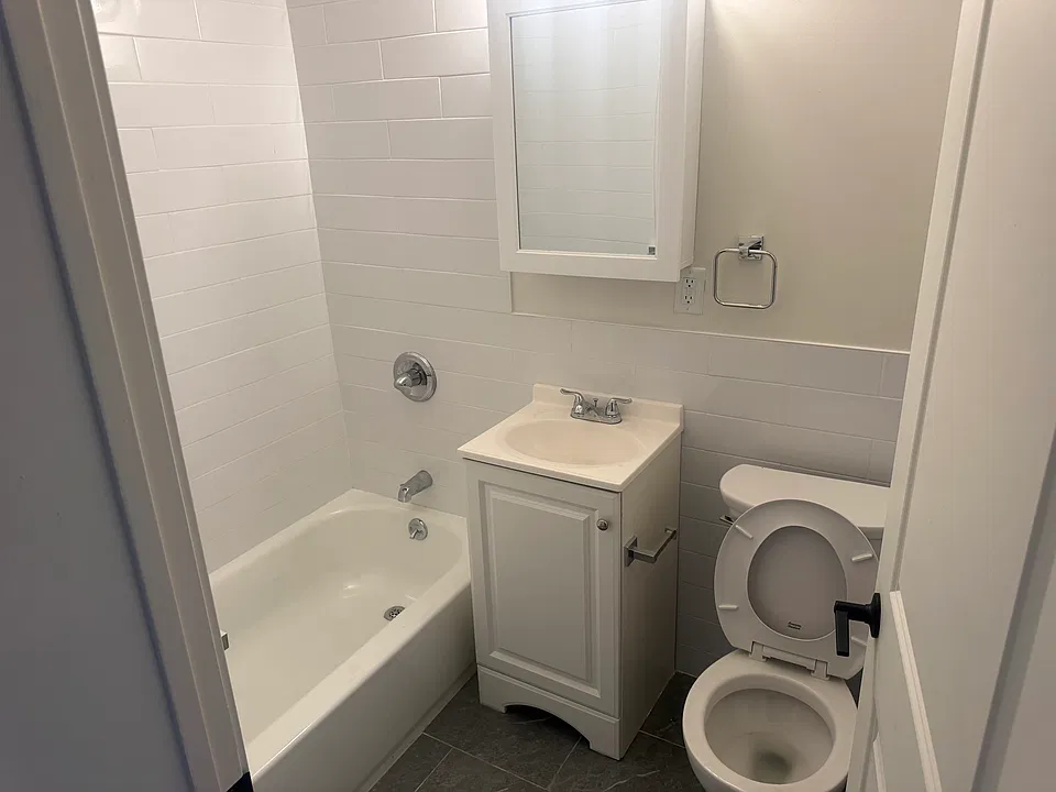 671 Bronx River Rd #9X