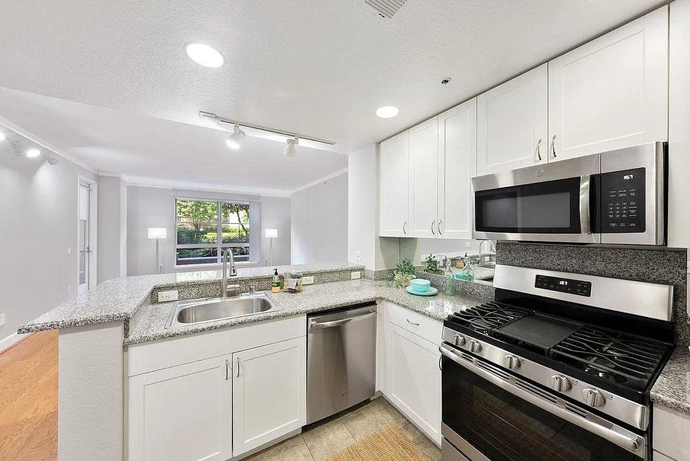 20488 Stevens Creek Blvd APT 1103 photo 1
