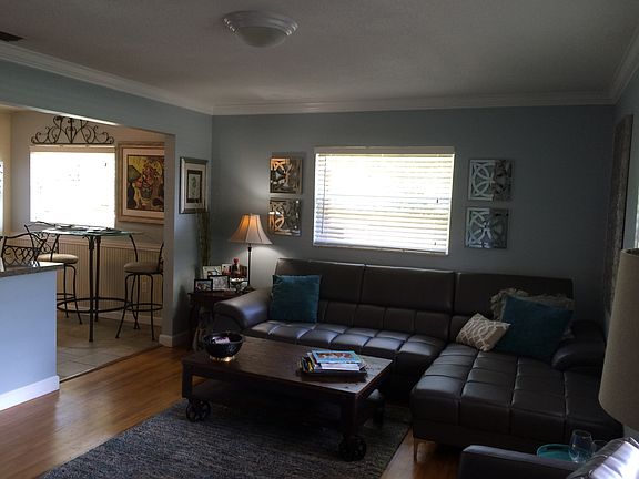 5th image of 127 E Grandbend Ave