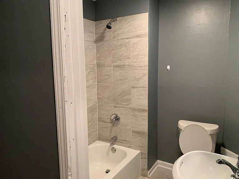 375 Shelley Dr #B — Photo 2