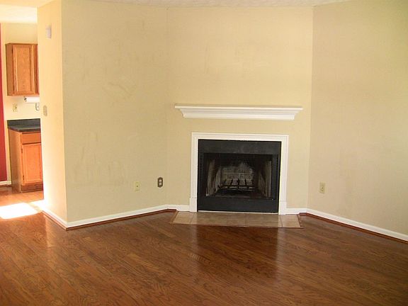 2nd image of 282 Sherman Ave