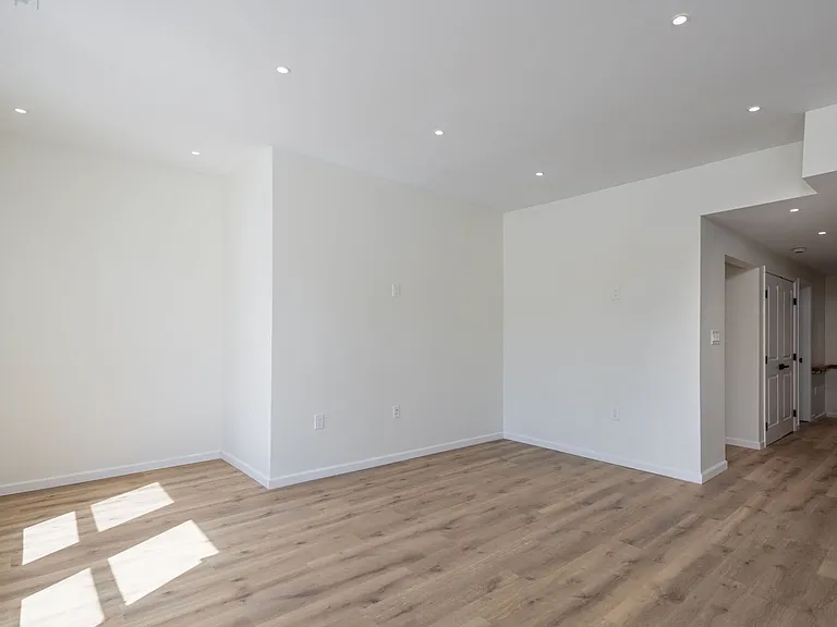 3250 Lorain Ave — Photo 10